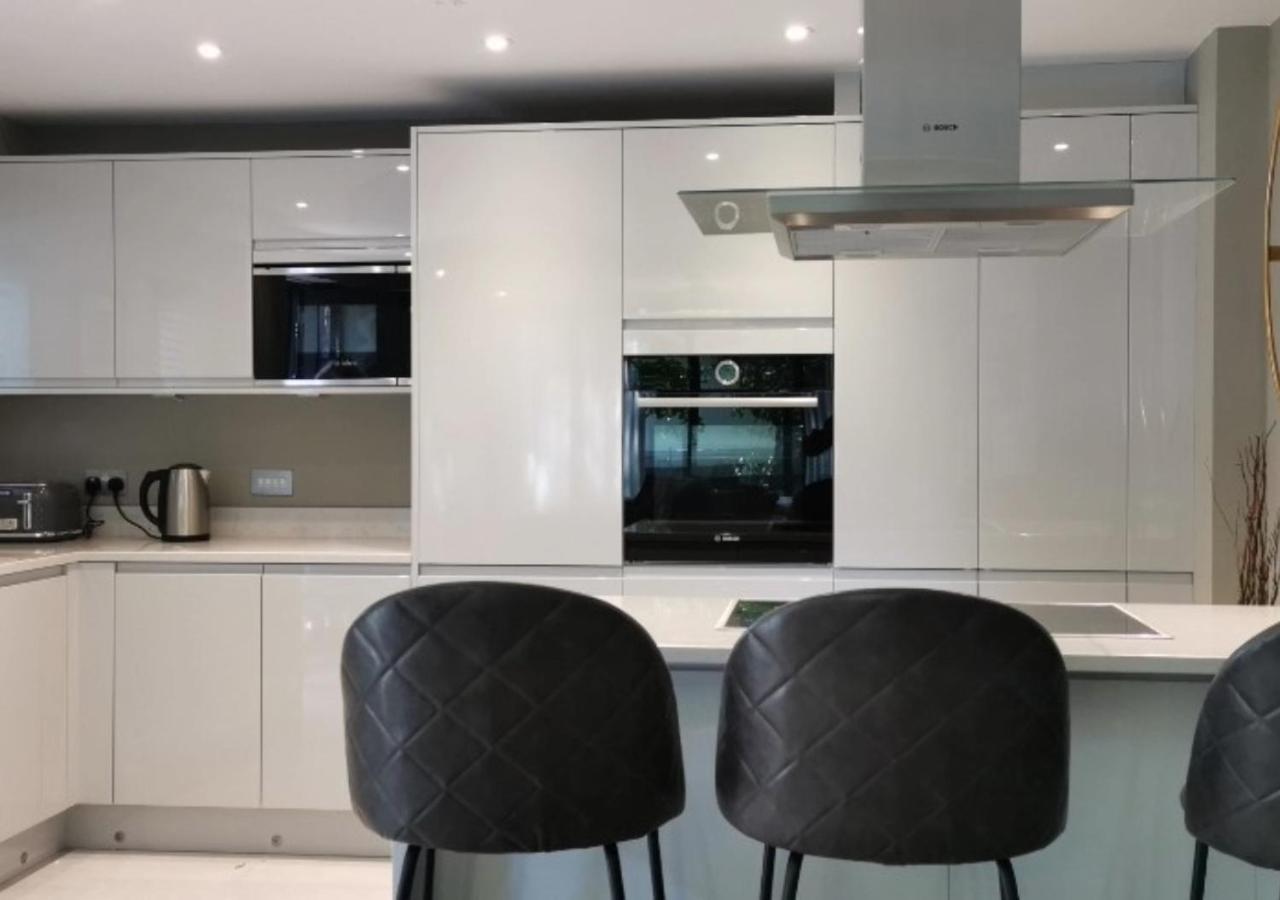 2 Bedroom Apartment, Free Parking *