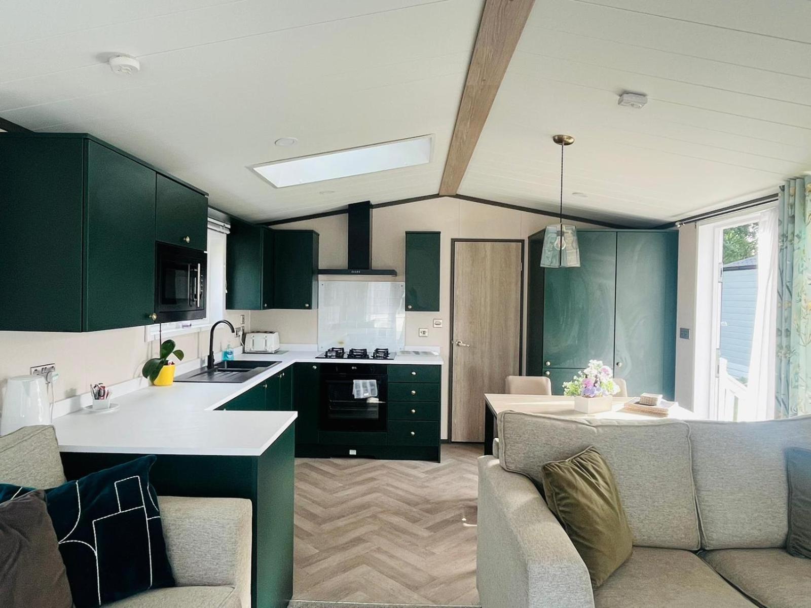 Teejay's With Hot Tub Holiday home York