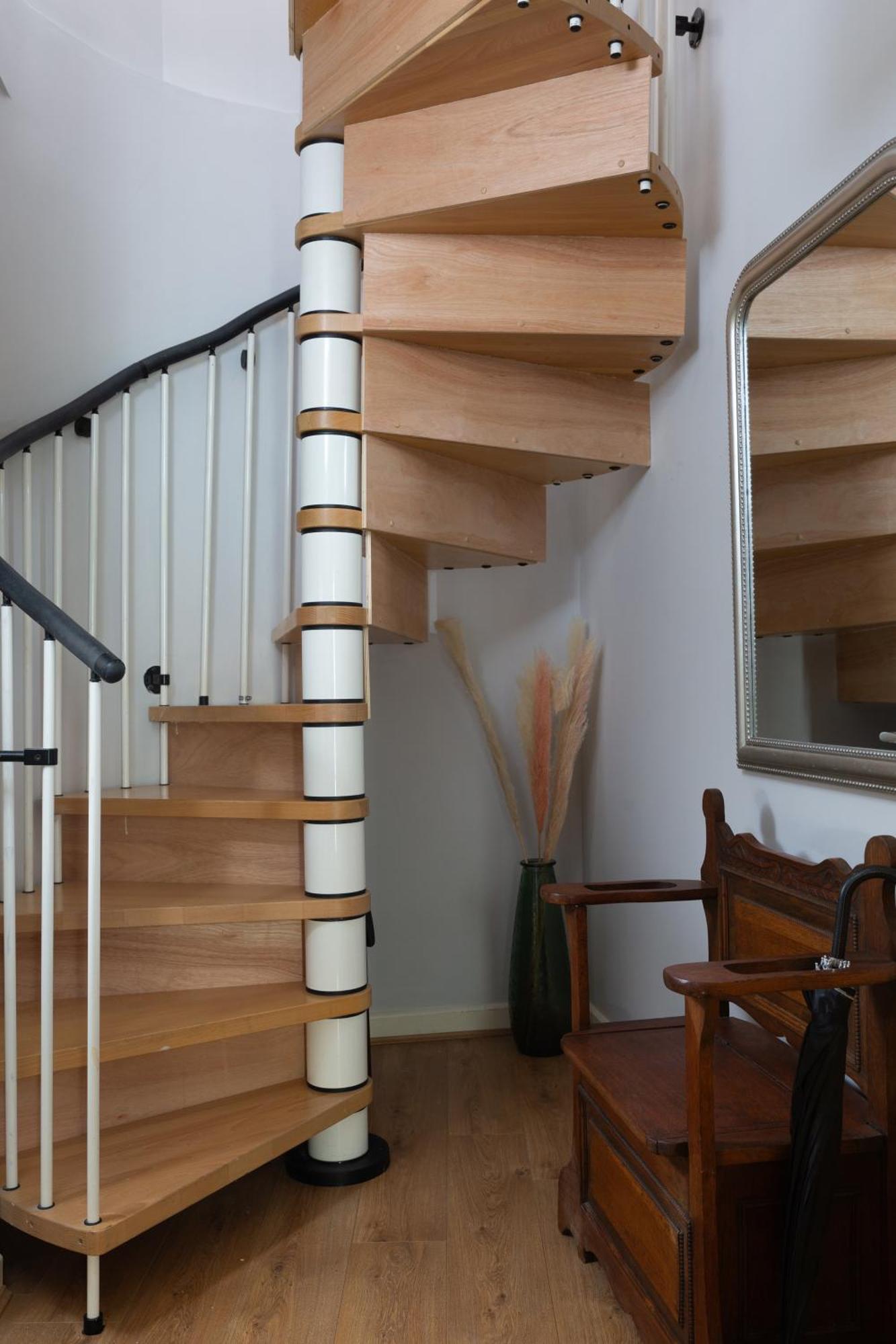 Bootham Court Grade Ii Duplex With Free Parking & Wi-fi - Sleeps 2-6 People