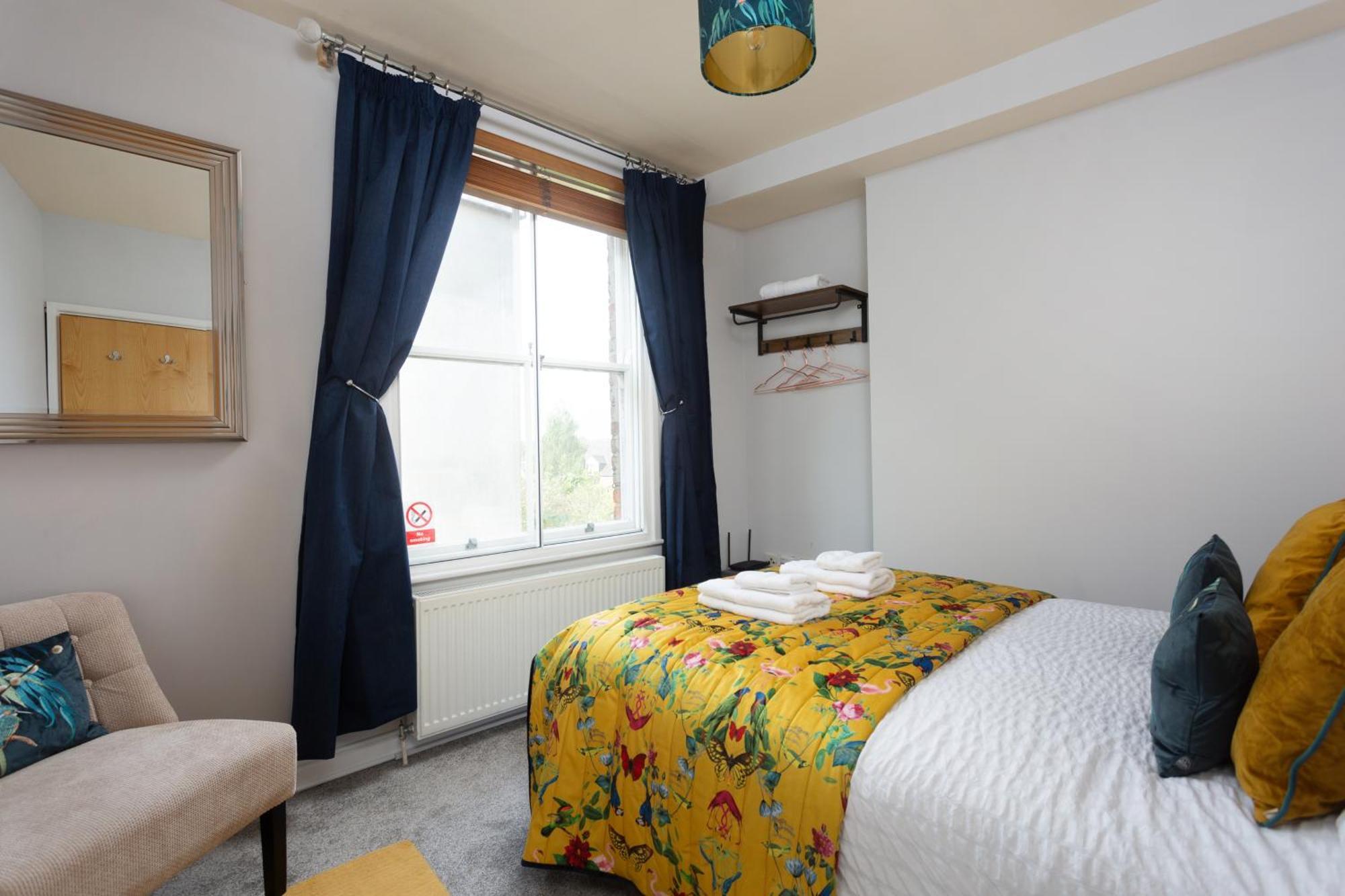 Bootham Court Grade Ii Duplex With Free Parking & Wi-fi - Sleeps 2-6 People Apartment *