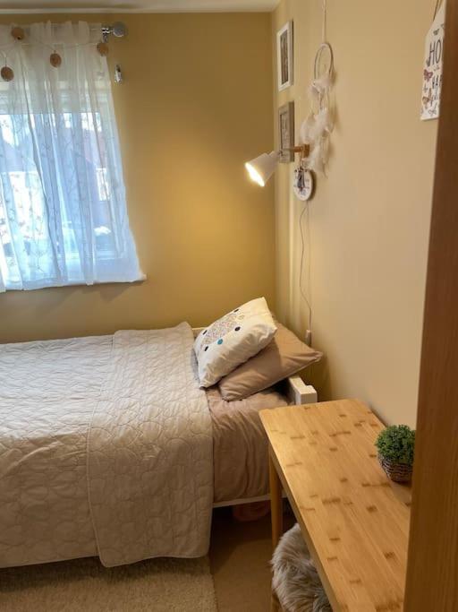 Holiday home 3 Bed House Near Centre With Off Road Parking