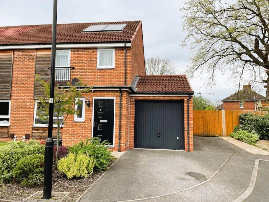 3 Bed House Near Centre With Off Road Parking *