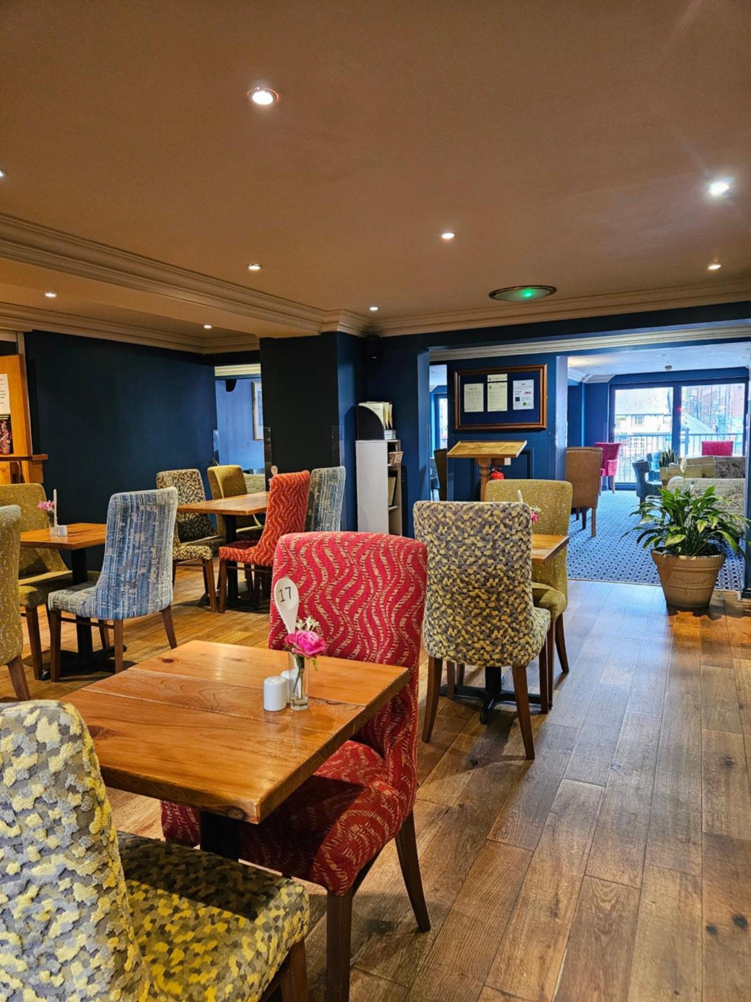 The Queens Hotel 3*