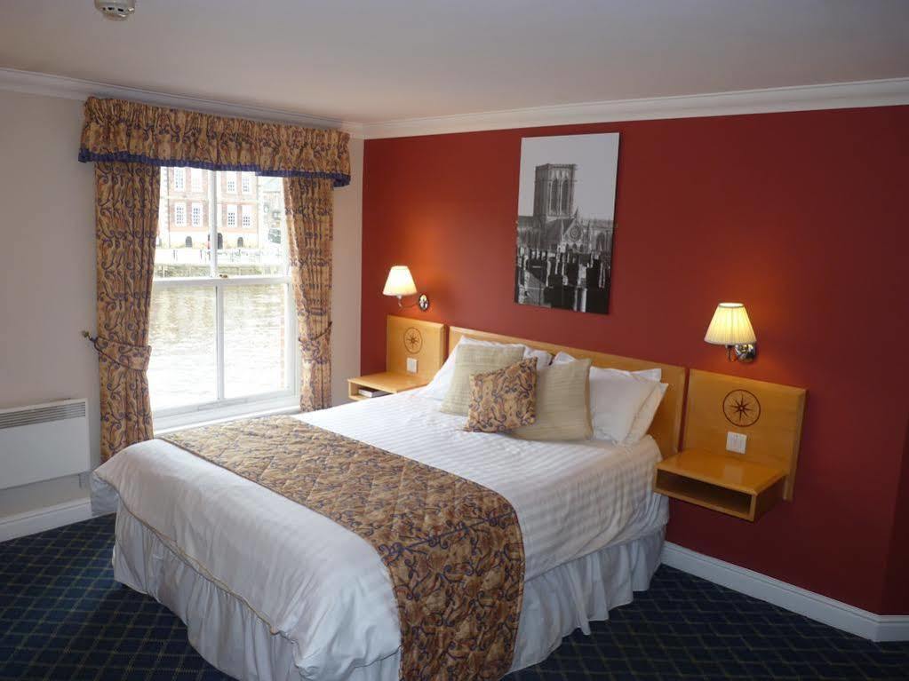 The Queens 3* York
