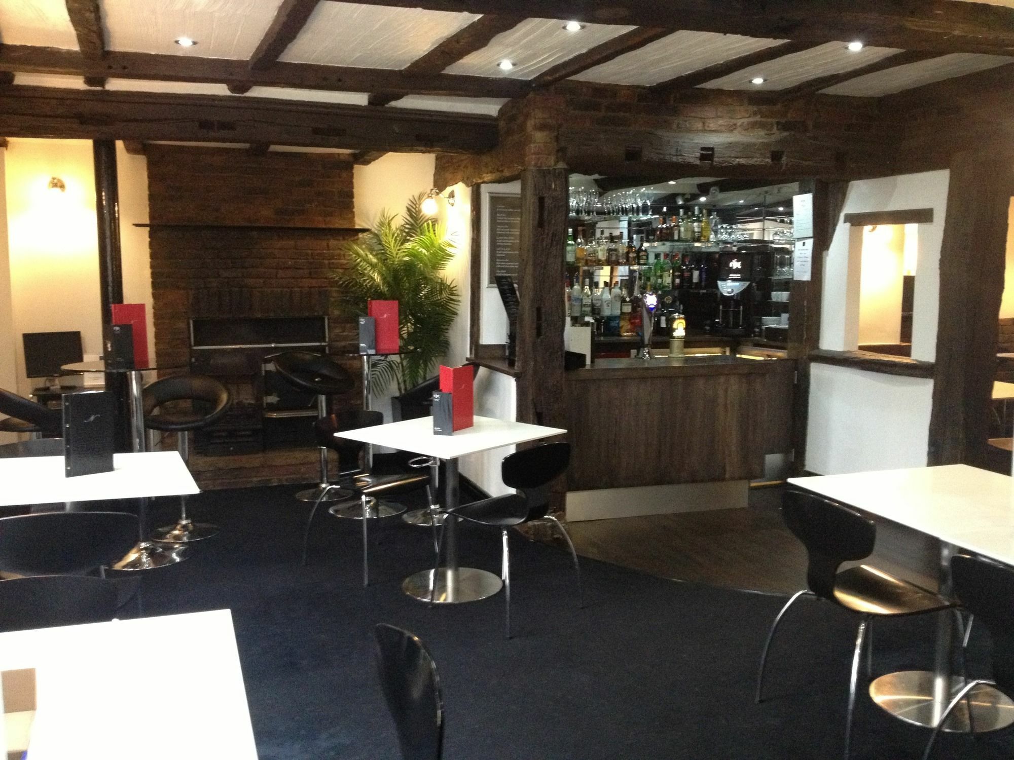 Noir 3* York