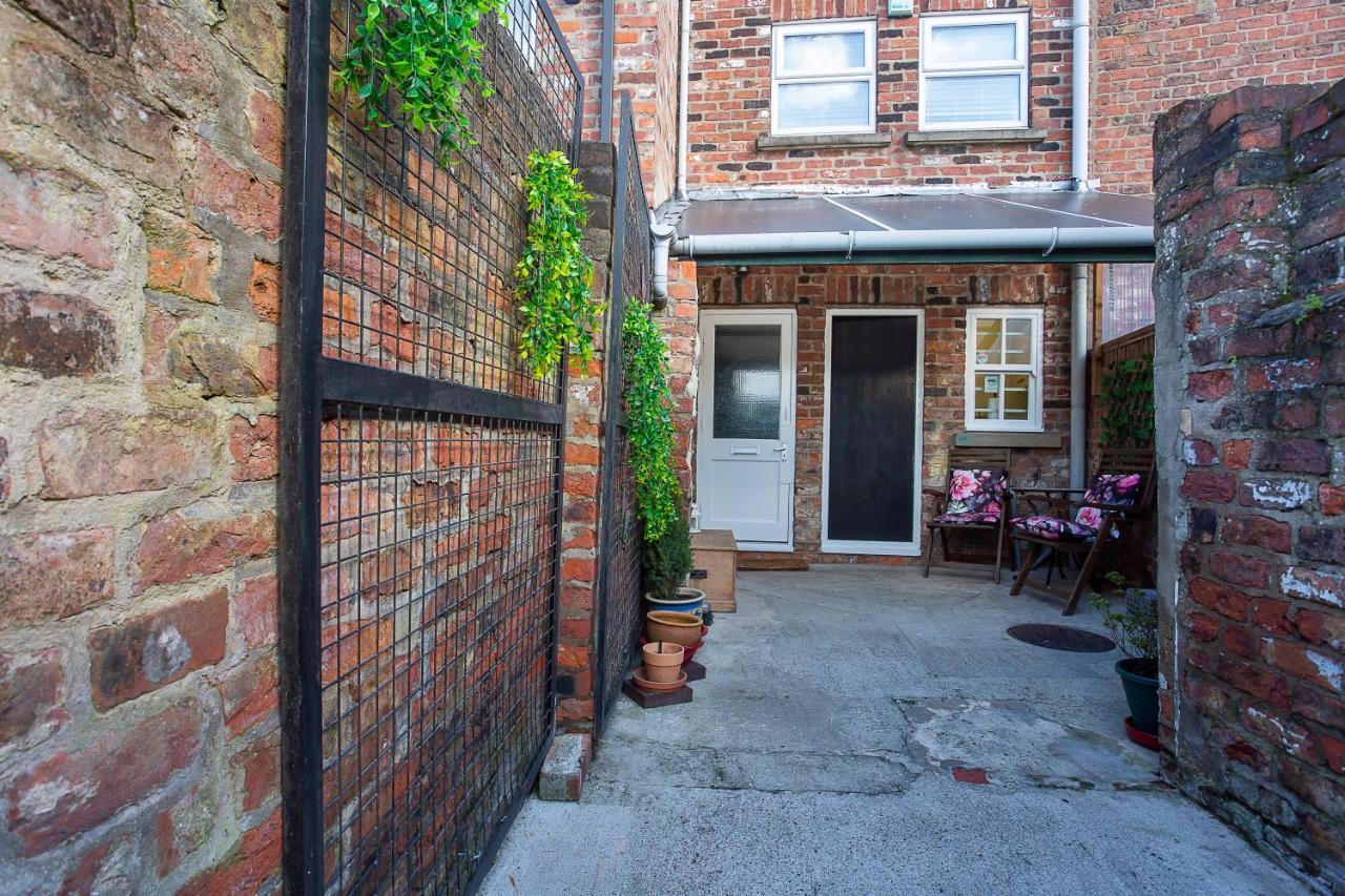 Courtyard * York
