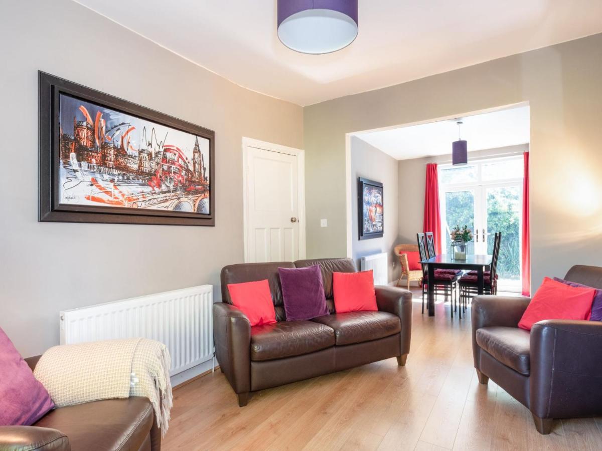Bright & Spacious With Garden - Pass The Keys * York