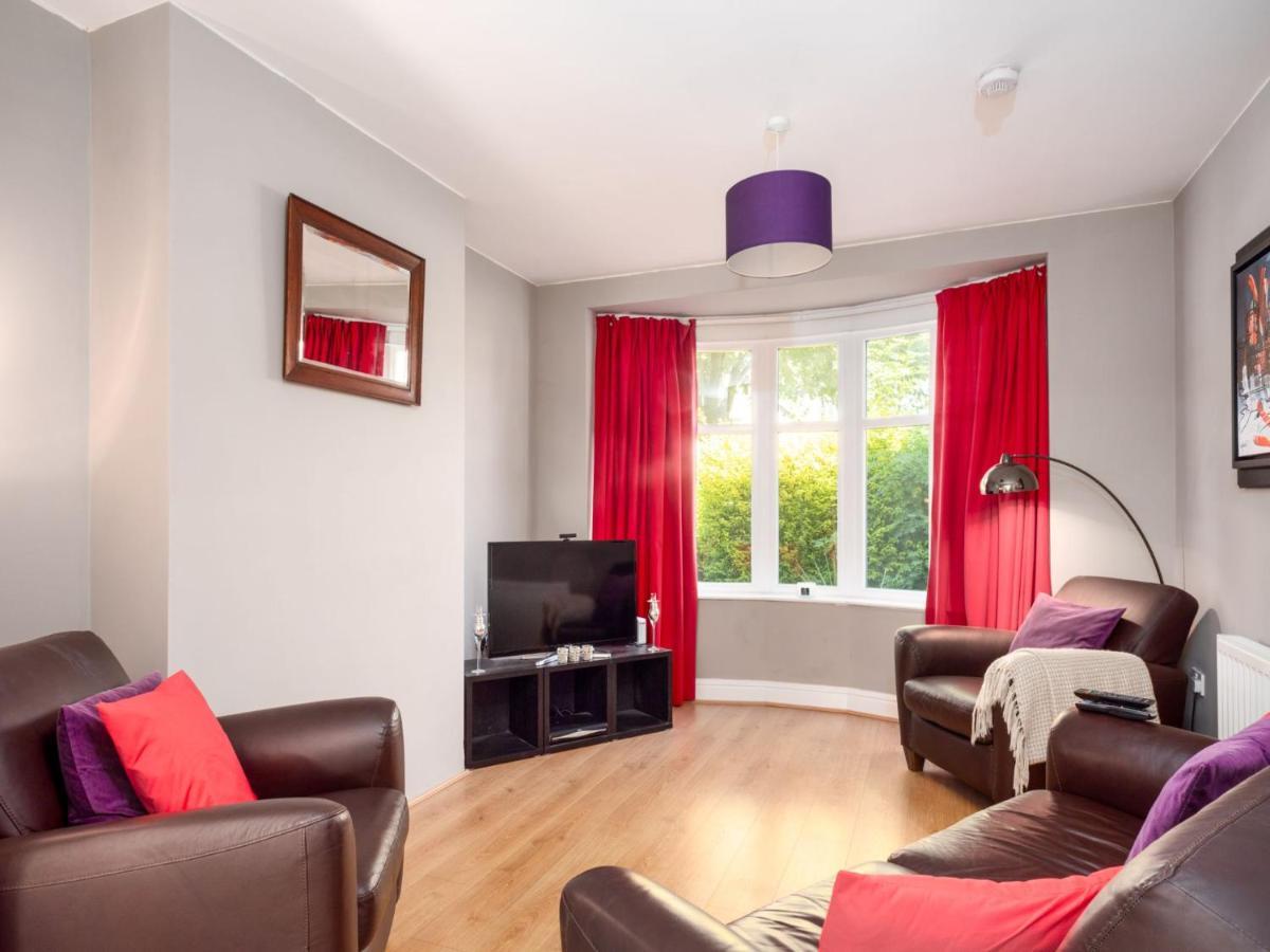 Bright & Spacious With Garden - Pass The Keys Holiday home