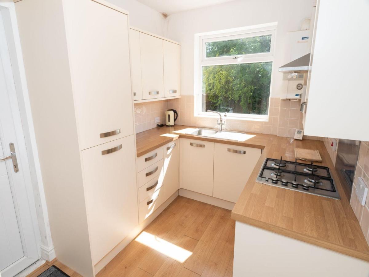 Bright & Spacious With Garden - Pass The Keys York