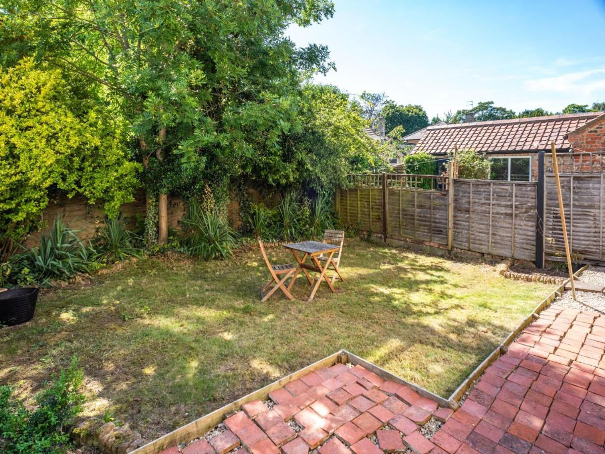 Bright & Spacious With Garden - Pass The Keys