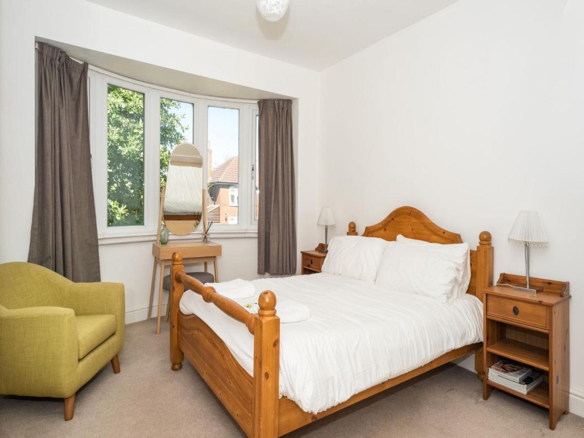 Bright & Spacious With Garden - Pass The Keys *