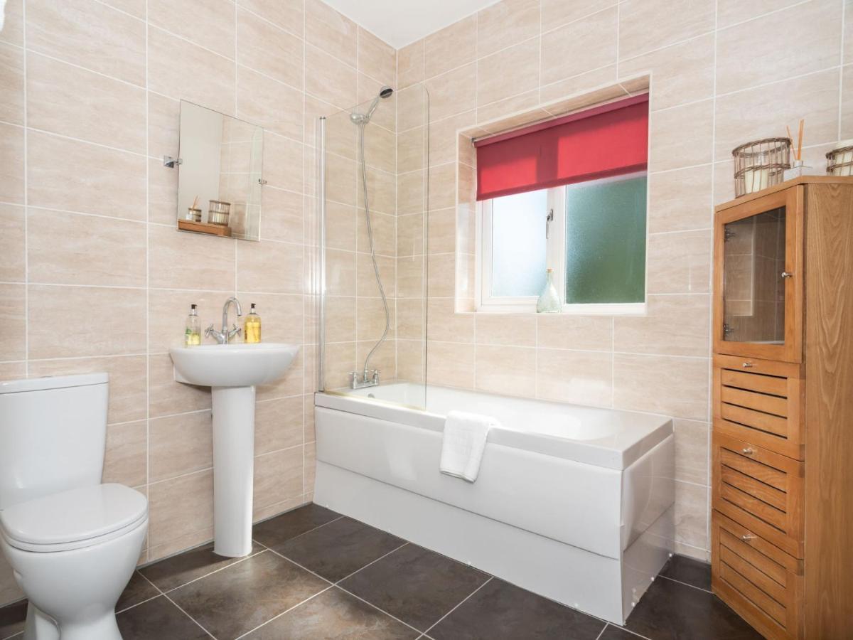 Bright & Spacious With Garden - Pass The Keys York