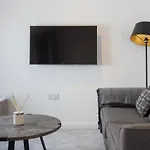 Aura Retreat With Free Parking