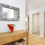 Apartment 12 Popeshead Court