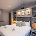 Hidden Jewel Lodge With Hot Tub