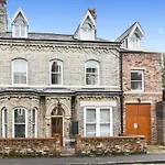 Saxon Rose Apartment