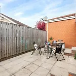 Beautiful House In The Pretty Village Of Skelton - Pass The Keys