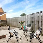 Beautiful House In The Pretty Village Of Skelton - Pass The Keys