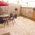 York City Centre, Recently Renovated 2 Bedroom Flat