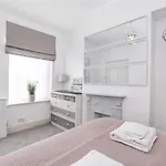 Amberley House, York - With Hot Tub -Free Parking
