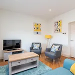 Pass The Keys Hunter House - Spacious & Modern Duplex With Private Parking