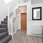 Livingstone Street Apartments With Free Parking