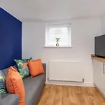 Henry Court Apartment 1