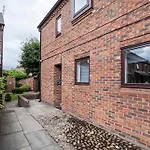 30 Fewster Way York