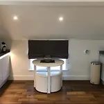 Dennington Apartments Studio
