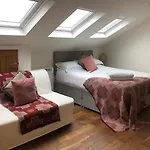 Dennington Apartments Studio