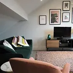 The Loft, The Quadrant, York - Location, Views And Luxury With A Parking Space