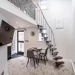 The Old Hotel - The Hole In The Wall