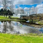 Beryl Lodge With Hot Tub