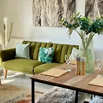 Hawthorn View