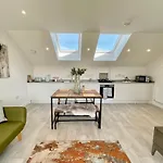 Hawthorn View