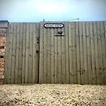 Moat View Free Parking, Ev Charging & Central