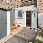 Host & Stay - The Railman\'S House