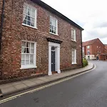 George Street Boutique Apartments With Free Parking