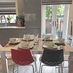 City Centre Town House With City Views And Free Parking 7Fsbi