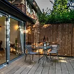 Tawny Lodge