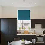 Apartment 8 2 Bedrooms, Sleeps X 6