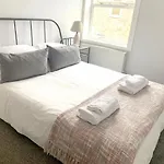 Stay In The Heart Of York At The Hampden - Free Parking - York Holiday Home