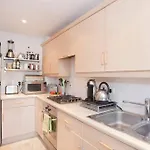 Walking Distance To Racecourse And City Centre