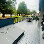 Copse View Lodge With Hot Tub