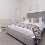 York Deluxe Apartments
