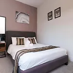 York Deluxe Apartments