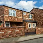 Wensleydale Mews