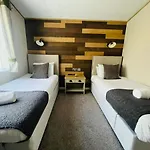 Peace Lodge With Hot Tub