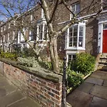 The Square Garden Apartment In York For Up To 4 Guests