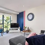 Spacious Flat With Parking In The Heart Of York